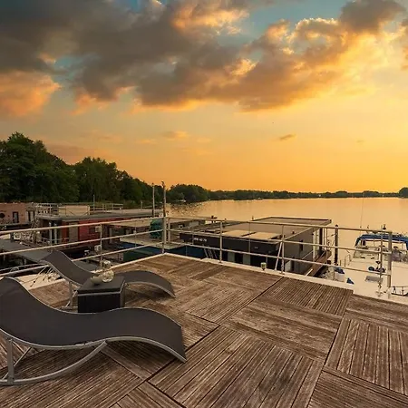 Floatinghouse Nike * Hennigsdorf