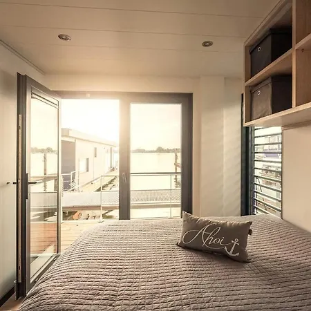 Ferienhaus Floatinghouse Nike Hennigsdorf