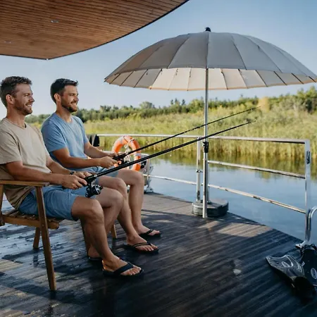 Ferienhaus Floatinghouse Nike Hennigsdorf