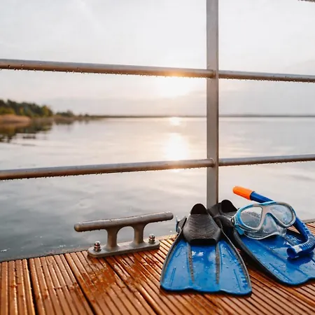Ferienhaus Floatinghouse Nike *
